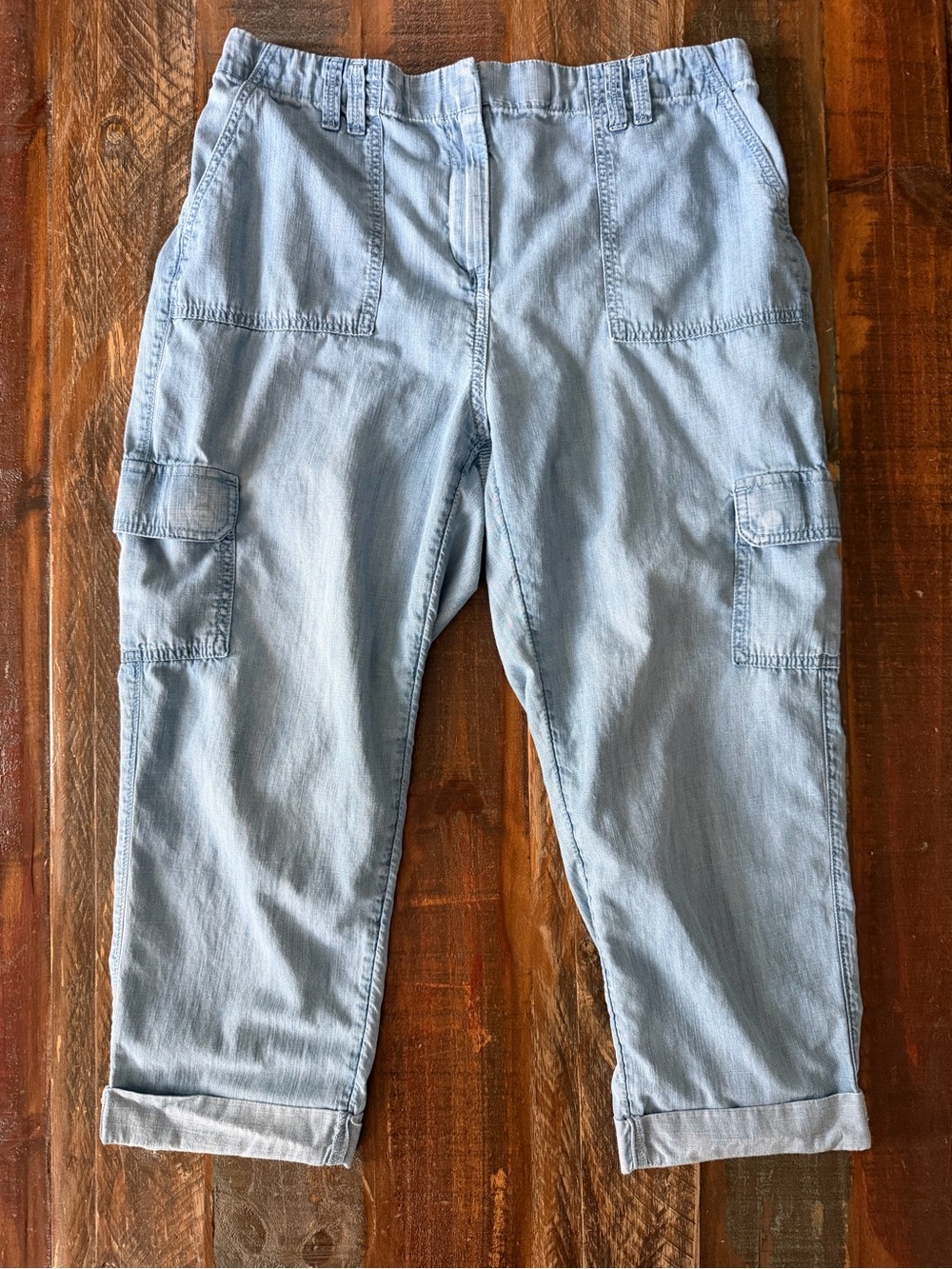 Chico’s Women’s 1.5 US 10 Blue Chambray Light Wash Cuff Cropped Pants | SKU 0349